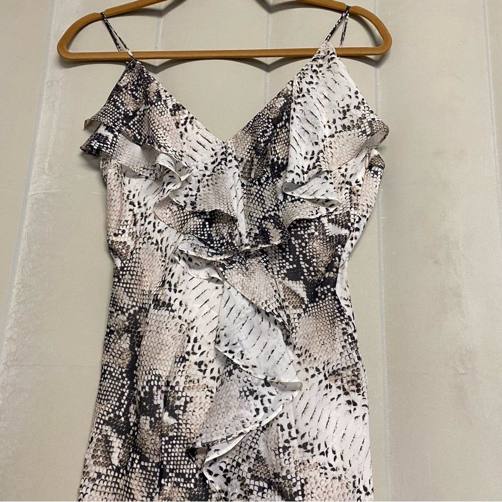 Haute Hippie Women’s Wrap Dress Small 100% Silk Midi Snakeskin Ruffles Feminine - Picture 4 of 12